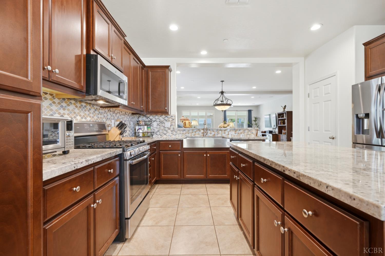 3245 S Meadowbrook St SE, Visalia, CA 93292