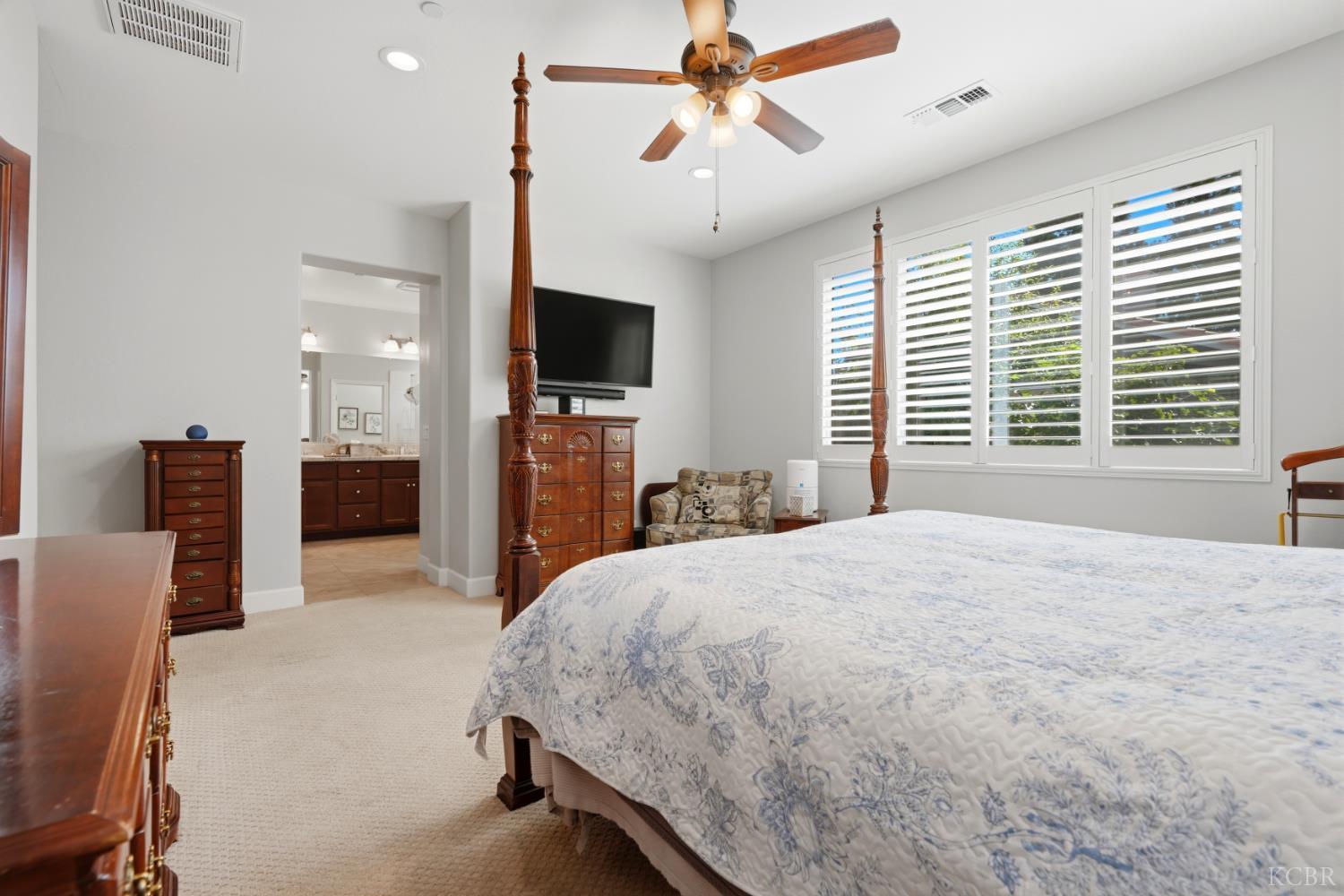 3245 S Meadowbrook St SE, Visalia, CA 93292