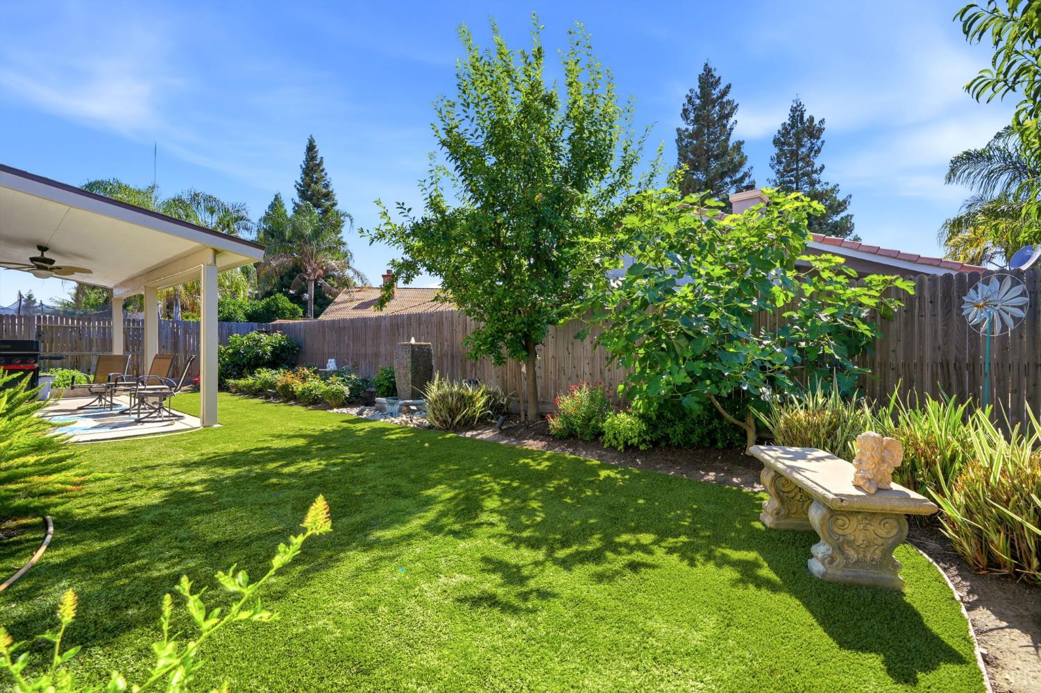3245 S Meadowbrook St SE, Visalia, CA 93292