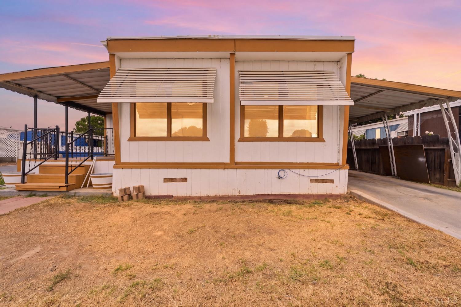 852 E Grangeville Blvd, Hanford, CA 93230