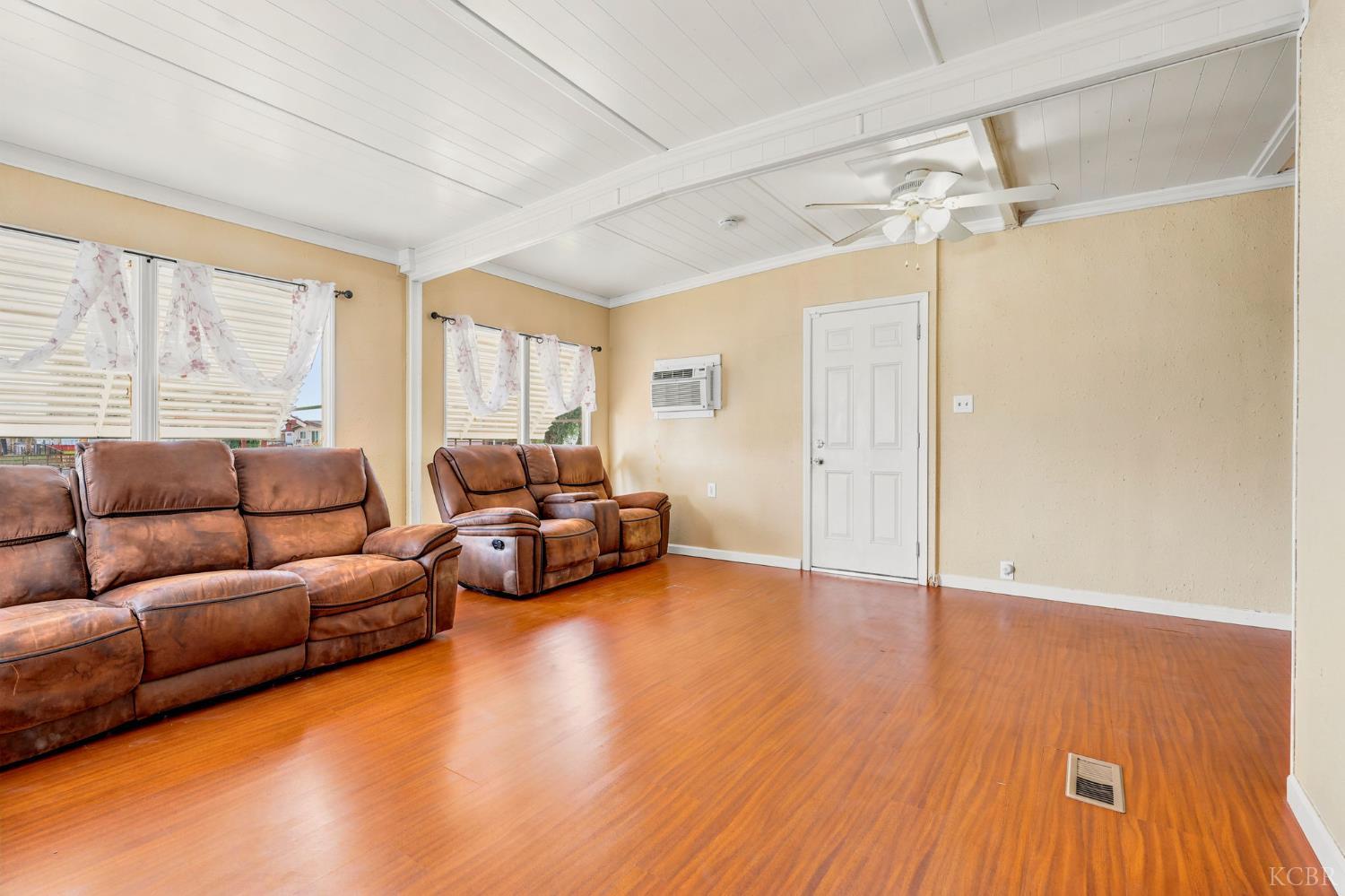 852 E Grangeville Blvd, Hanford, CA 93230