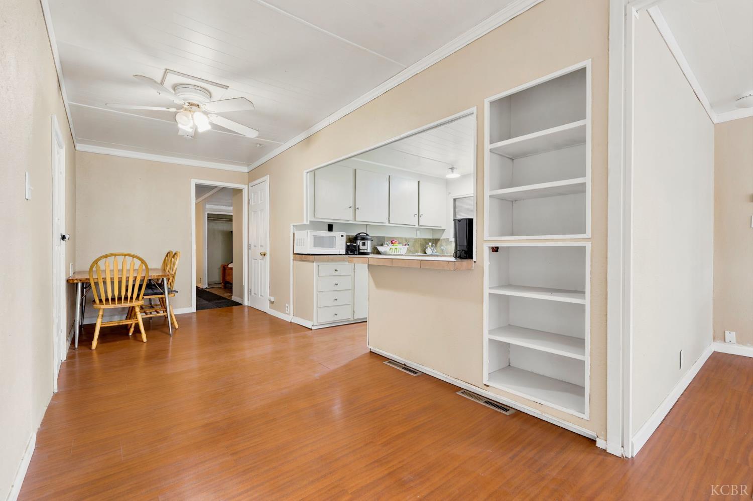 852 E Grangeville Blvd, Hanford, CA 93230