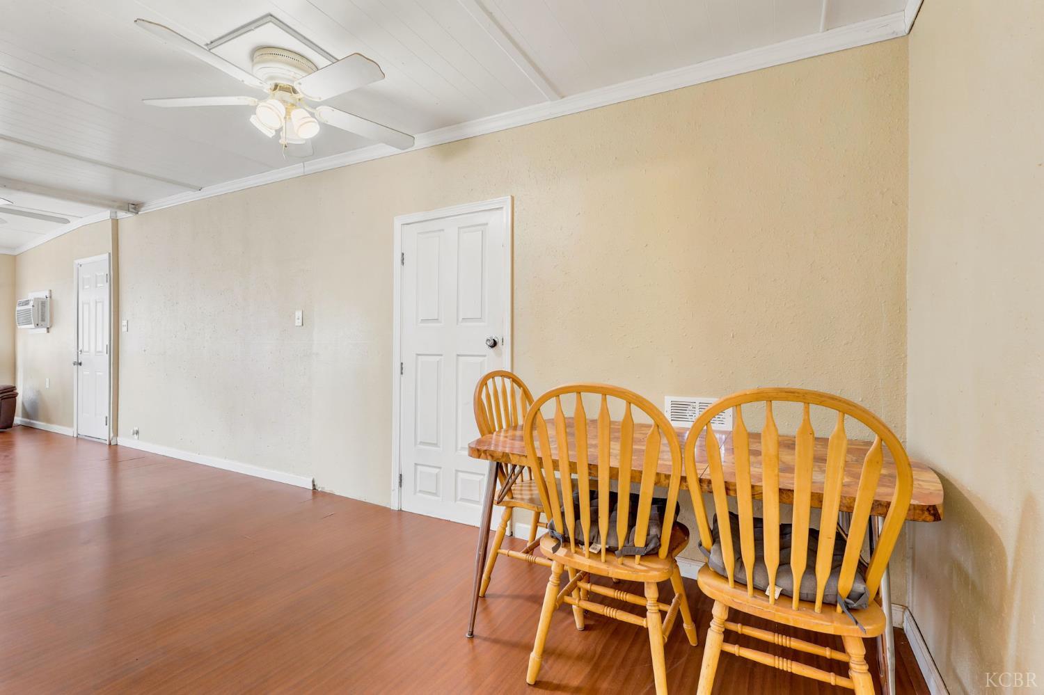 852 E Grangeville Blvd, Hanford, CA 93230