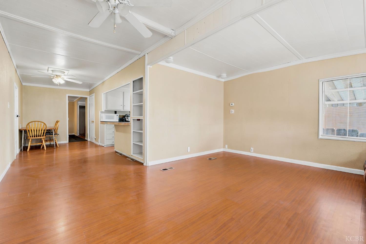 852 E Grangeville Blvd, Hanford, CA 93230