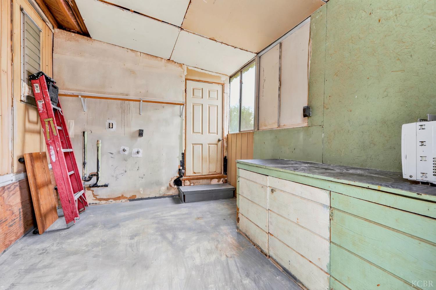852 E Grangeville Blvd, Hanford, CA 93230