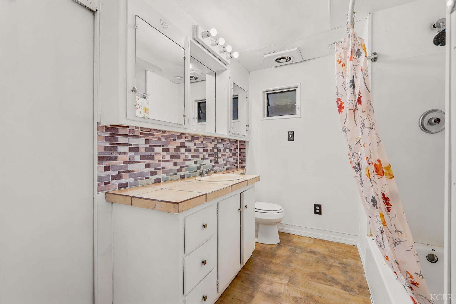 852 E Grangeville Blvd, Hanford, CA 93230