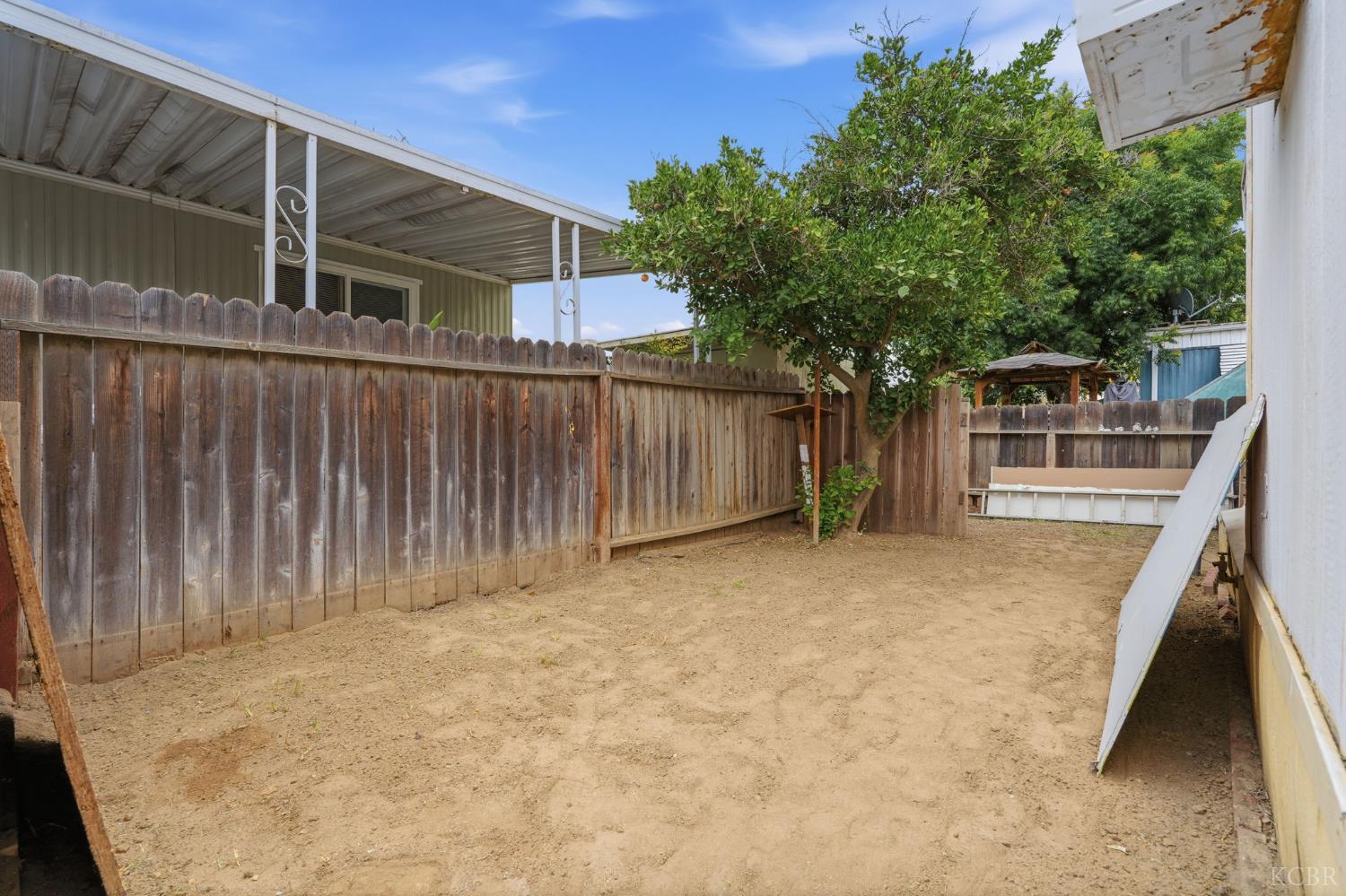 852 E Grangeville Blvd, Hanford, CA 93230