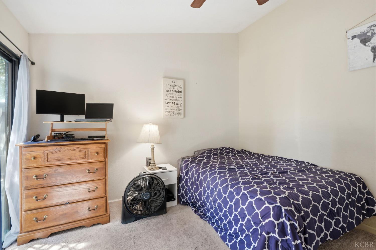 1008 N Manzanita St, Visalia, CA 93292