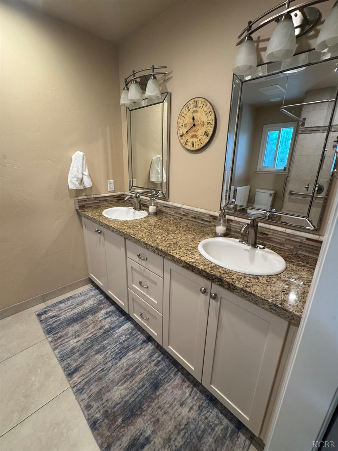 901 Greenfield Ave, Hanford, CA 93230