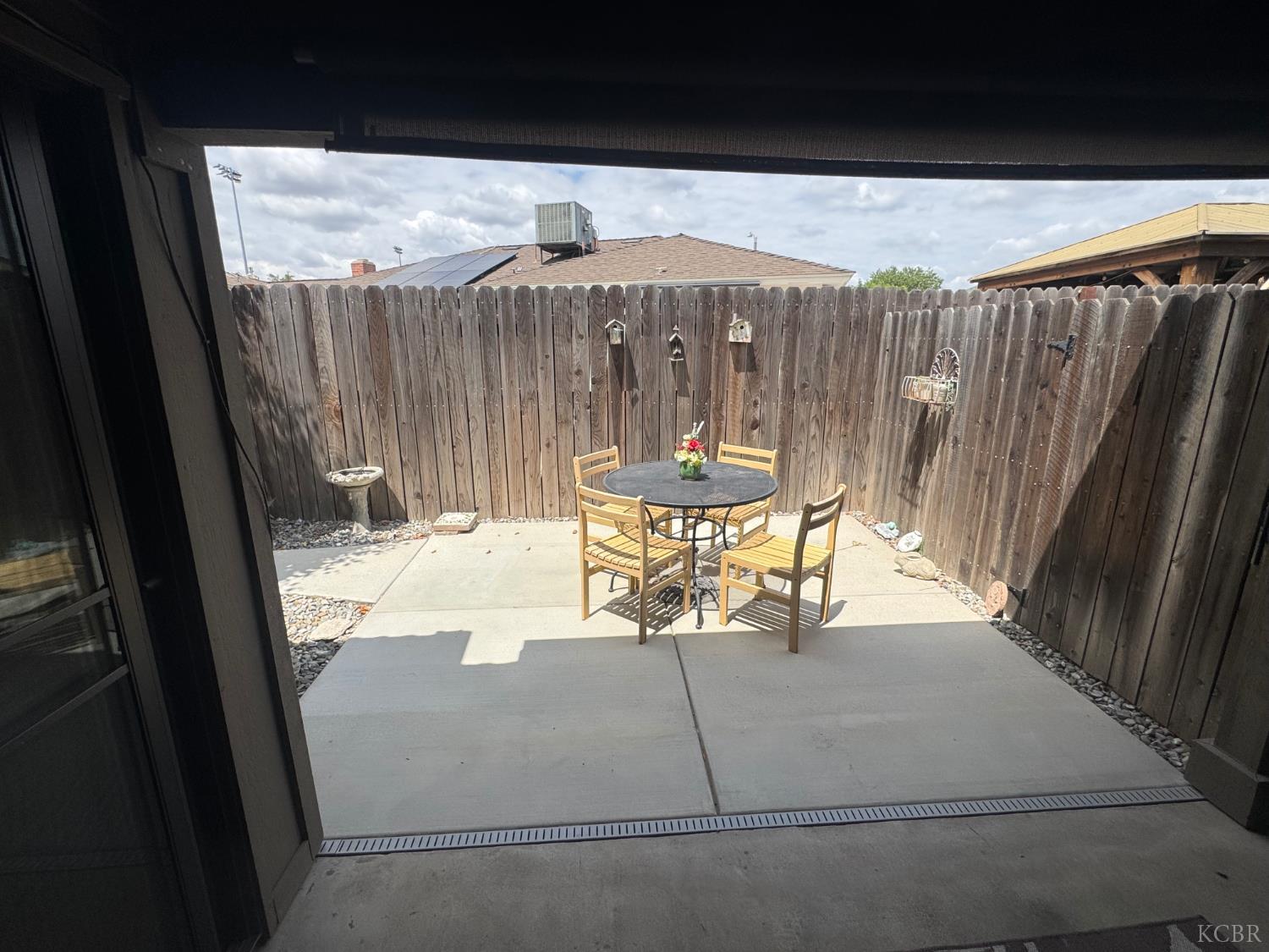 901 Greenfield Ave, Hanford, CA 93230