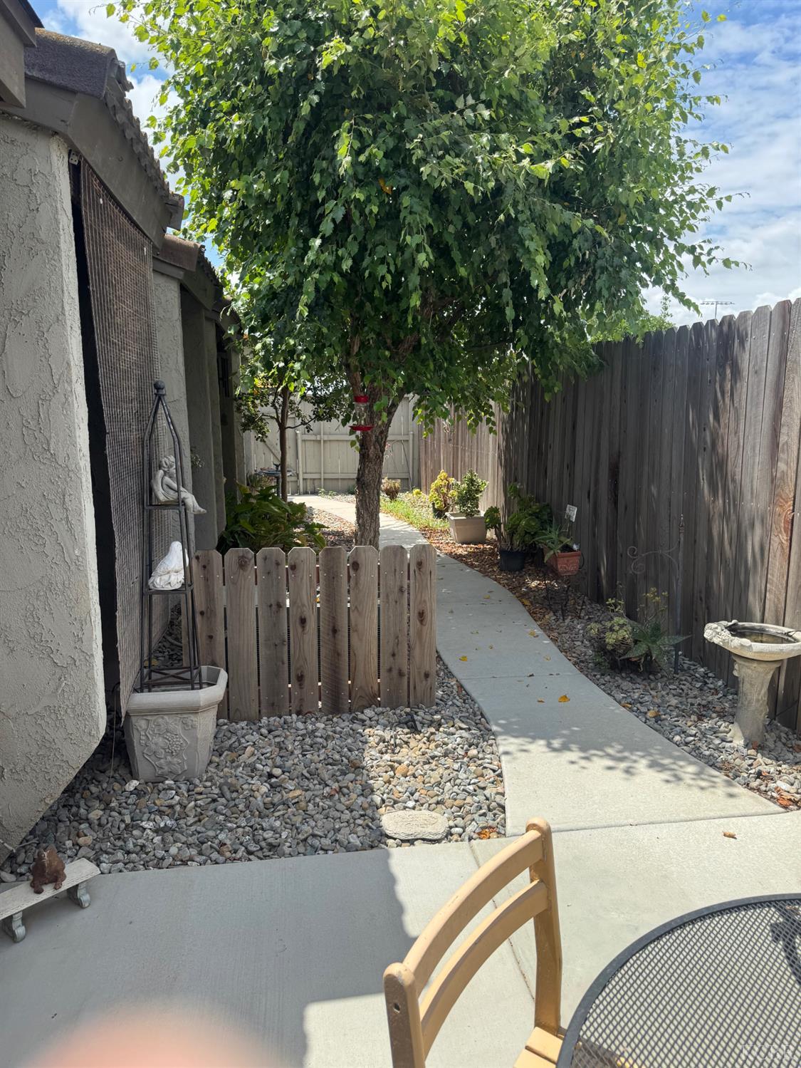 901 Greenfield Ave, Hanford, CA 93230
