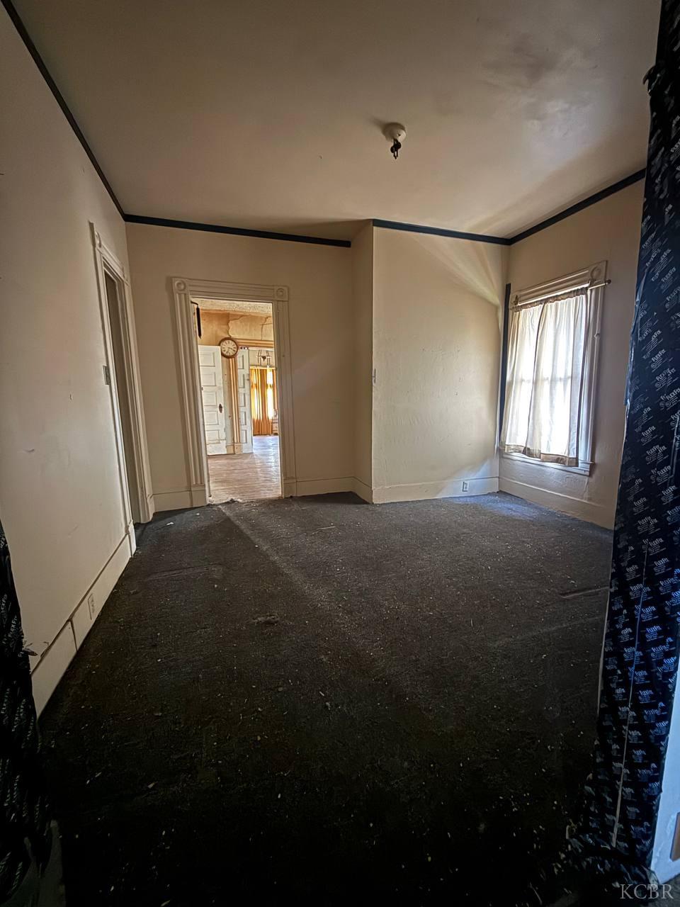 1129 E Nevada Ave, Fresno, CA 93701