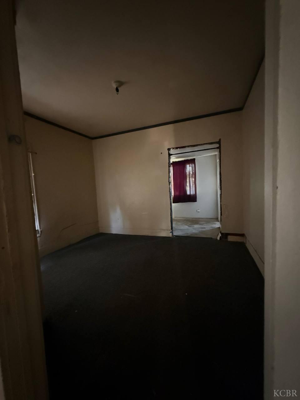 1129 E Nevada Ave, Fresno, CA 93701