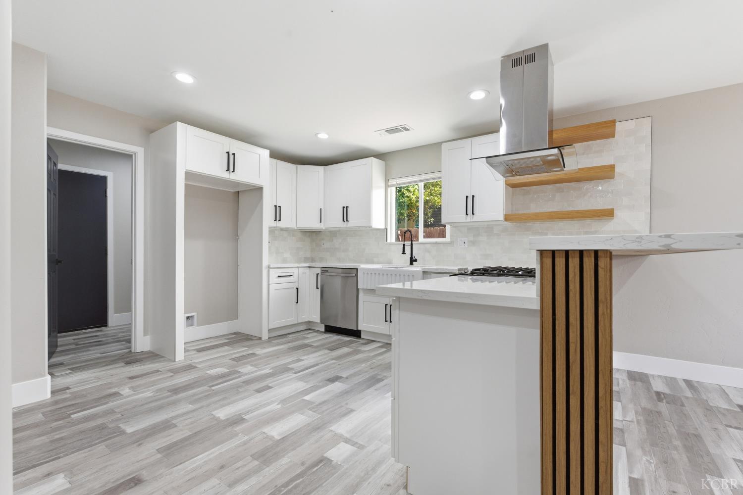 817 E Whitney St, Avenal, CA 93204