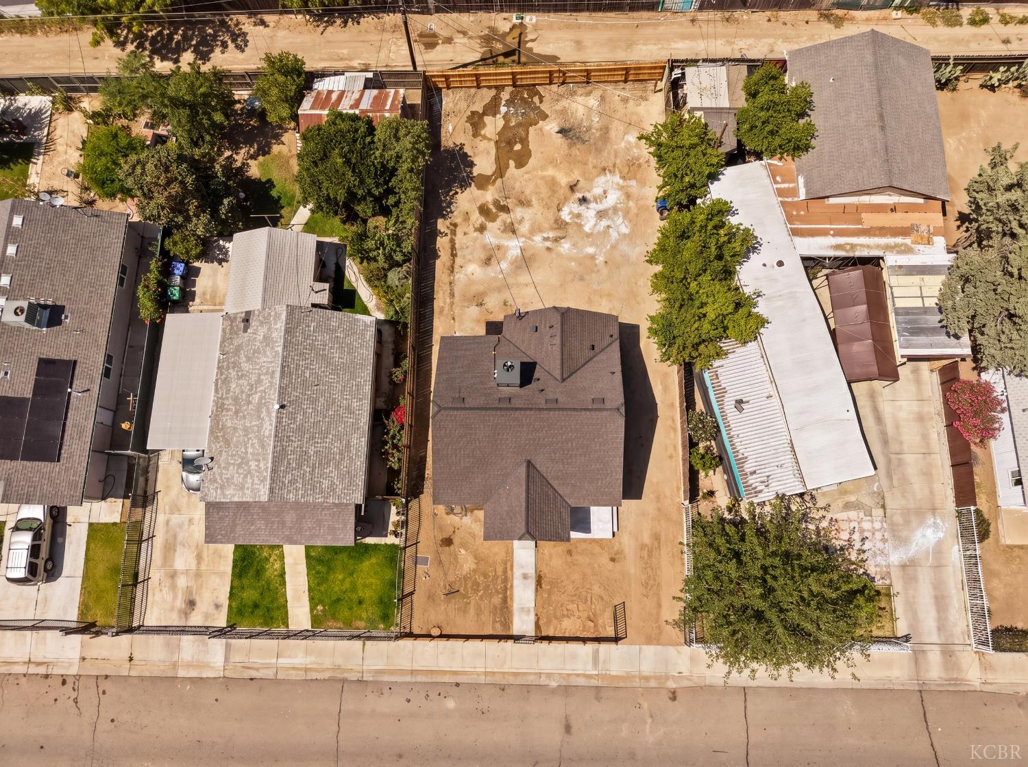 817 E Whitney St, Avenal, CA 93204