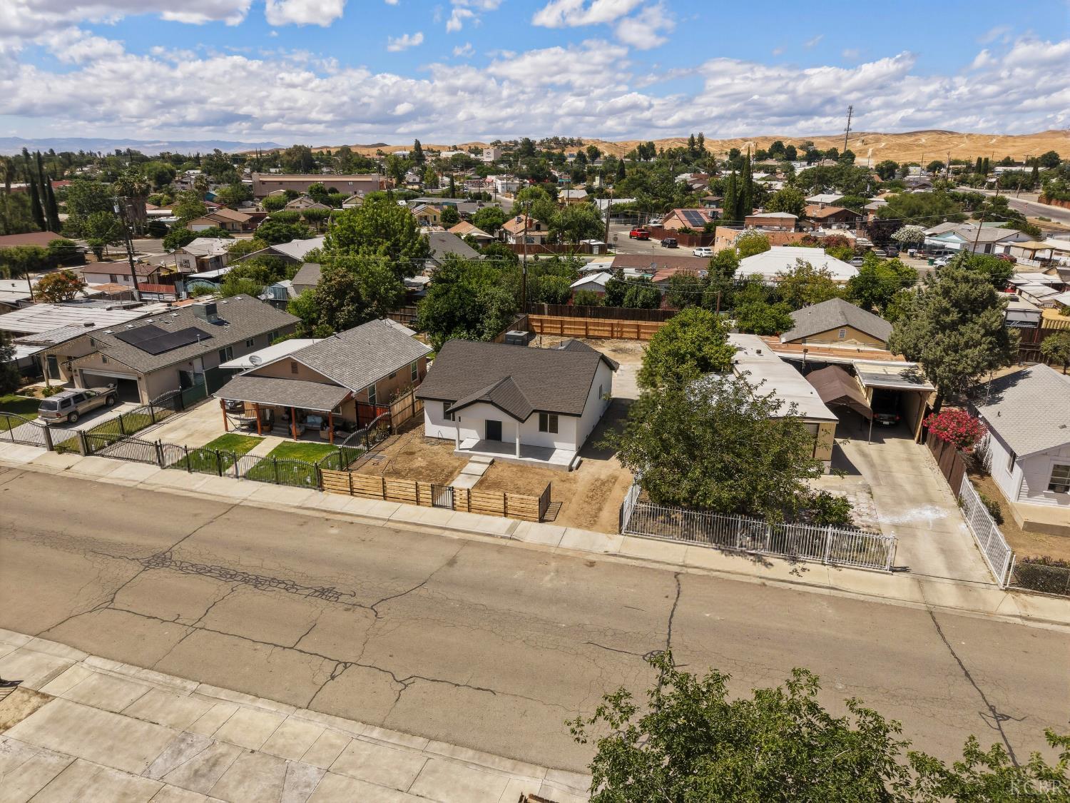 817 E Whitney St, Avenal, CA 93204
