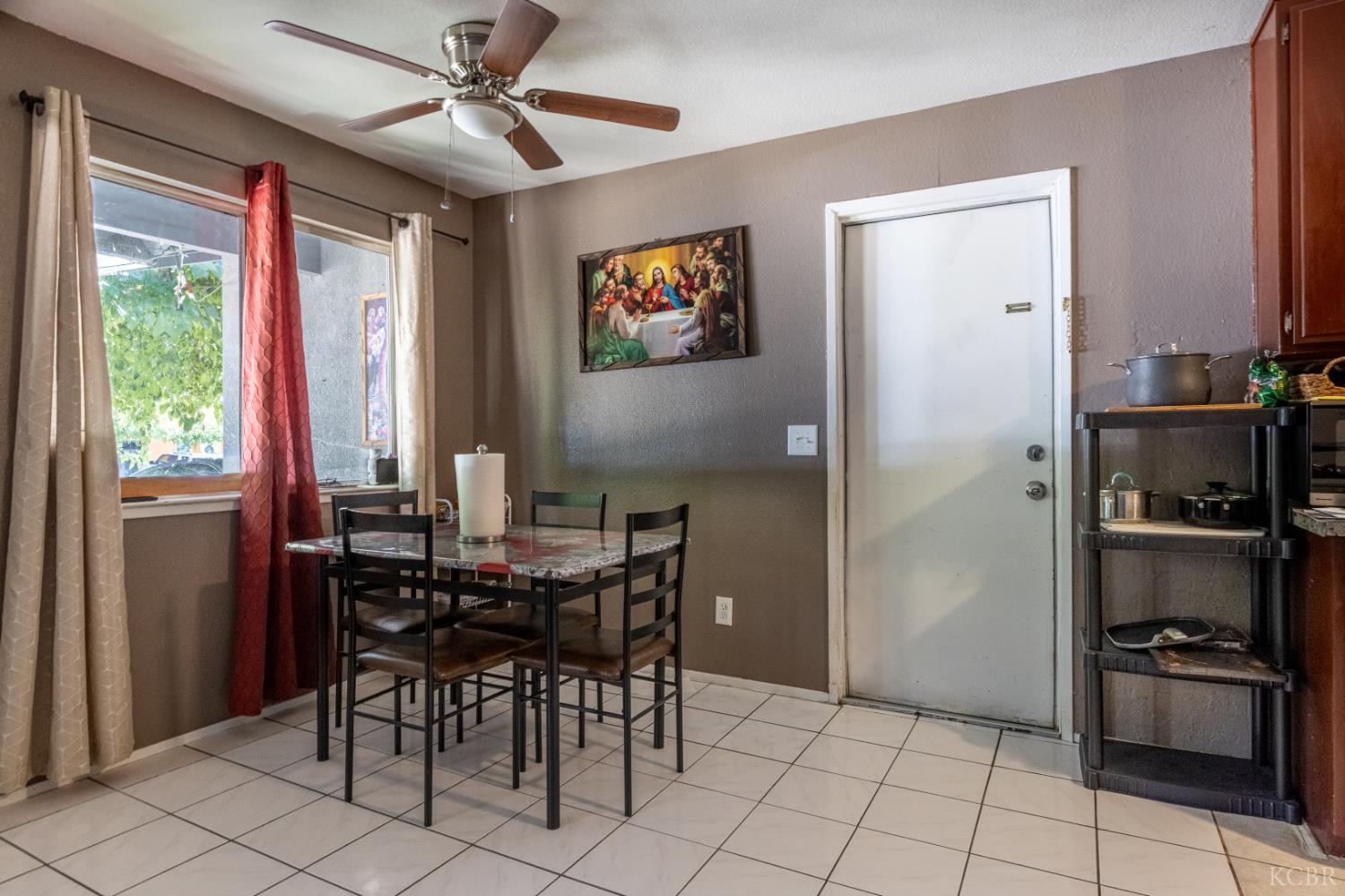 425 Marin St, Avenal, CA 93204