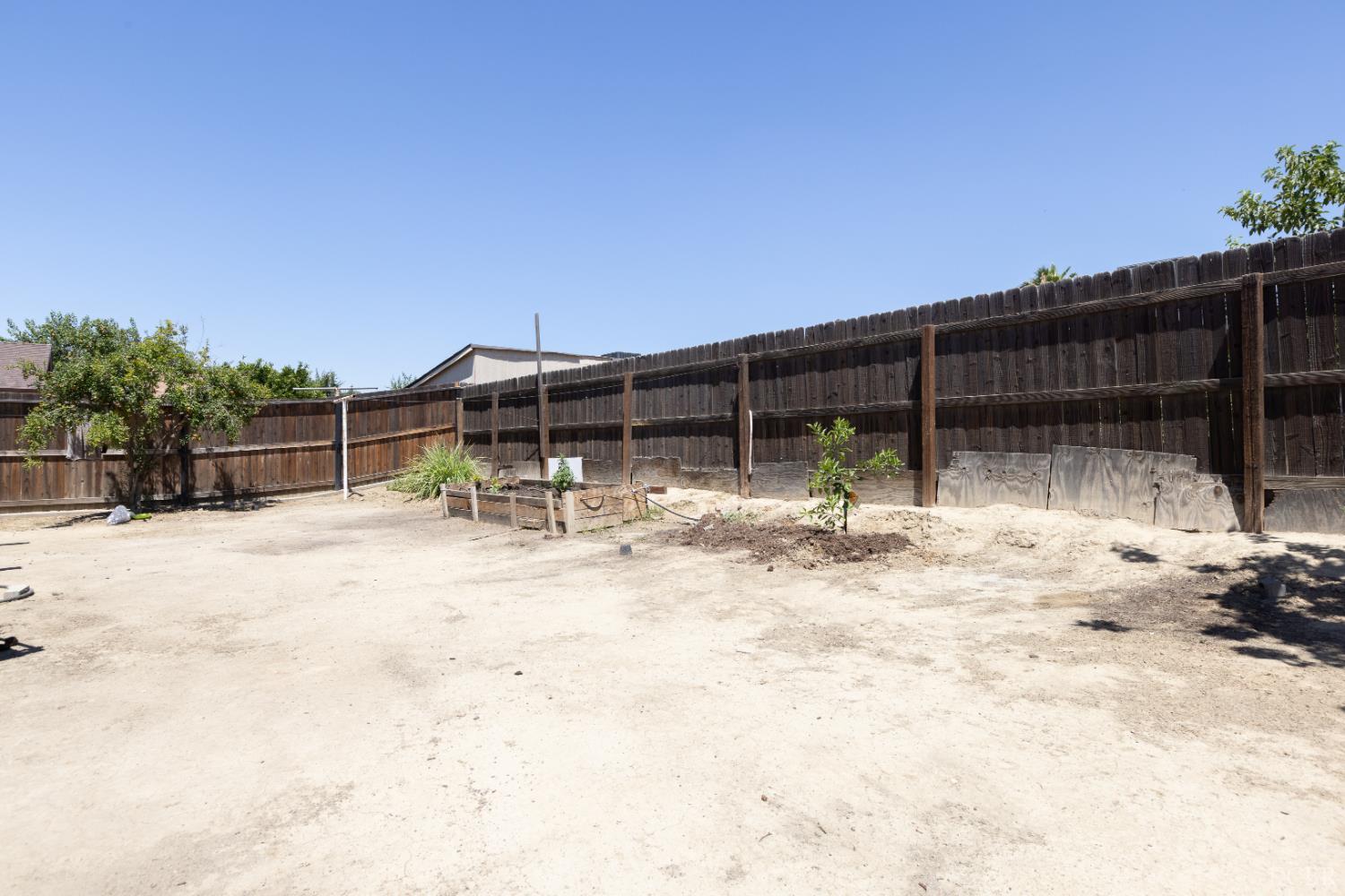 425 Marin St, Avenal, CA 93204