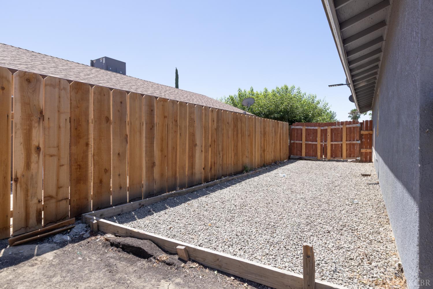 425 Marin St, Avenal, CA 93204