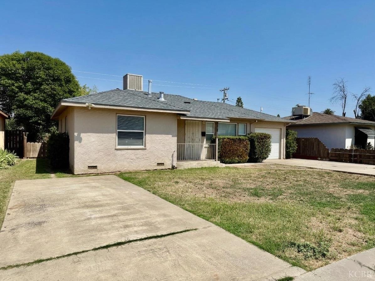 778 N Magnolia Ave, Farmersville, CA 93223