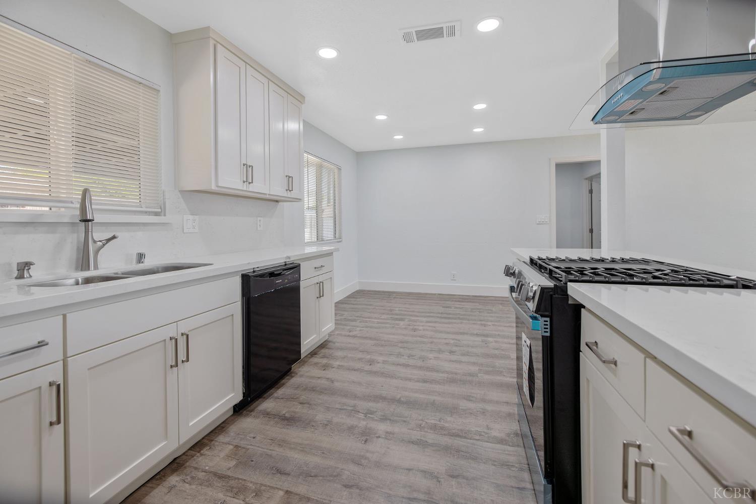2673 S Bardell Ave, Fresno, CA 93706