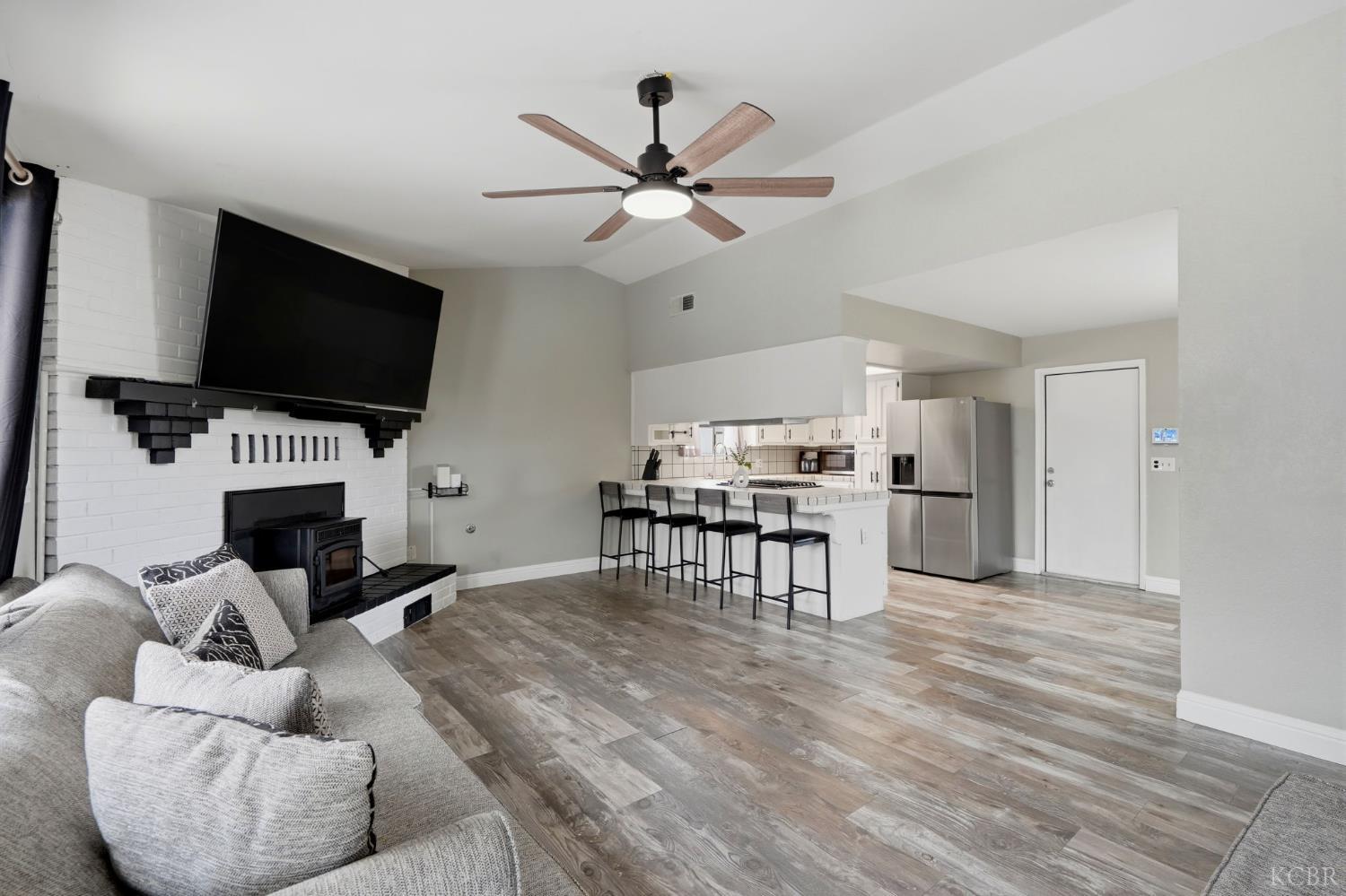 1451 Christine Ln, Lemoore, CA 93245