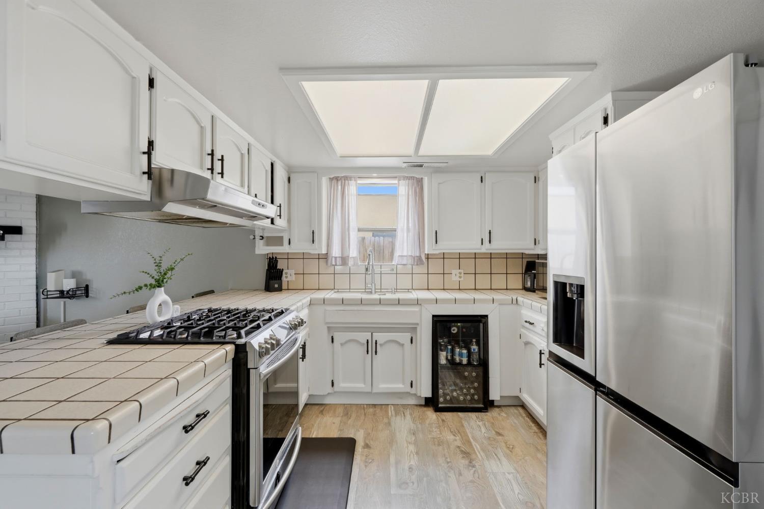 1451 Christine Ln, Lemoore, CA 93245