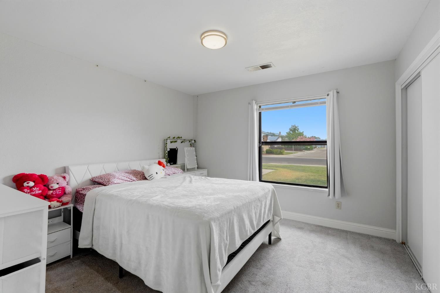 1451 Christine Ln, Lemoore, CA 93245