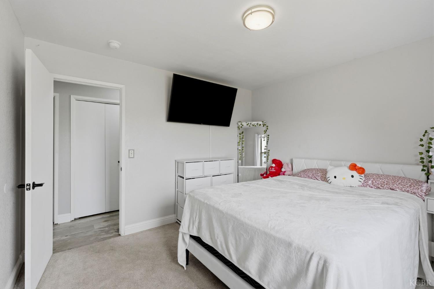 1451 Christine Ln, Lemoore, CA 93245