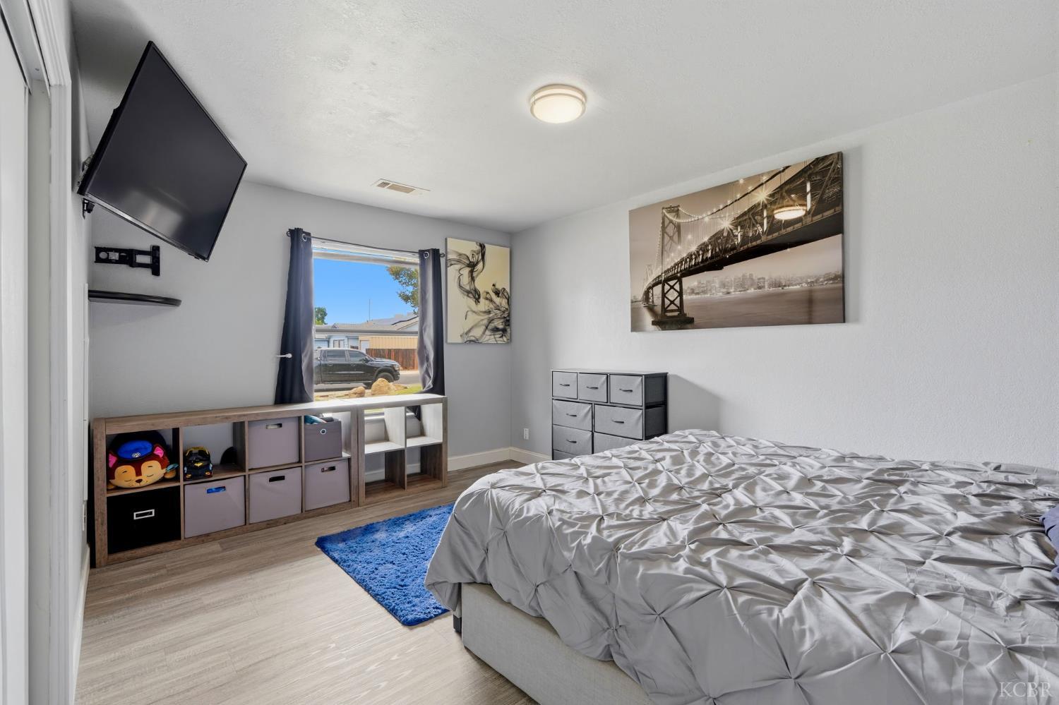 1451 Christine Ln, Lemoore, CA 93245