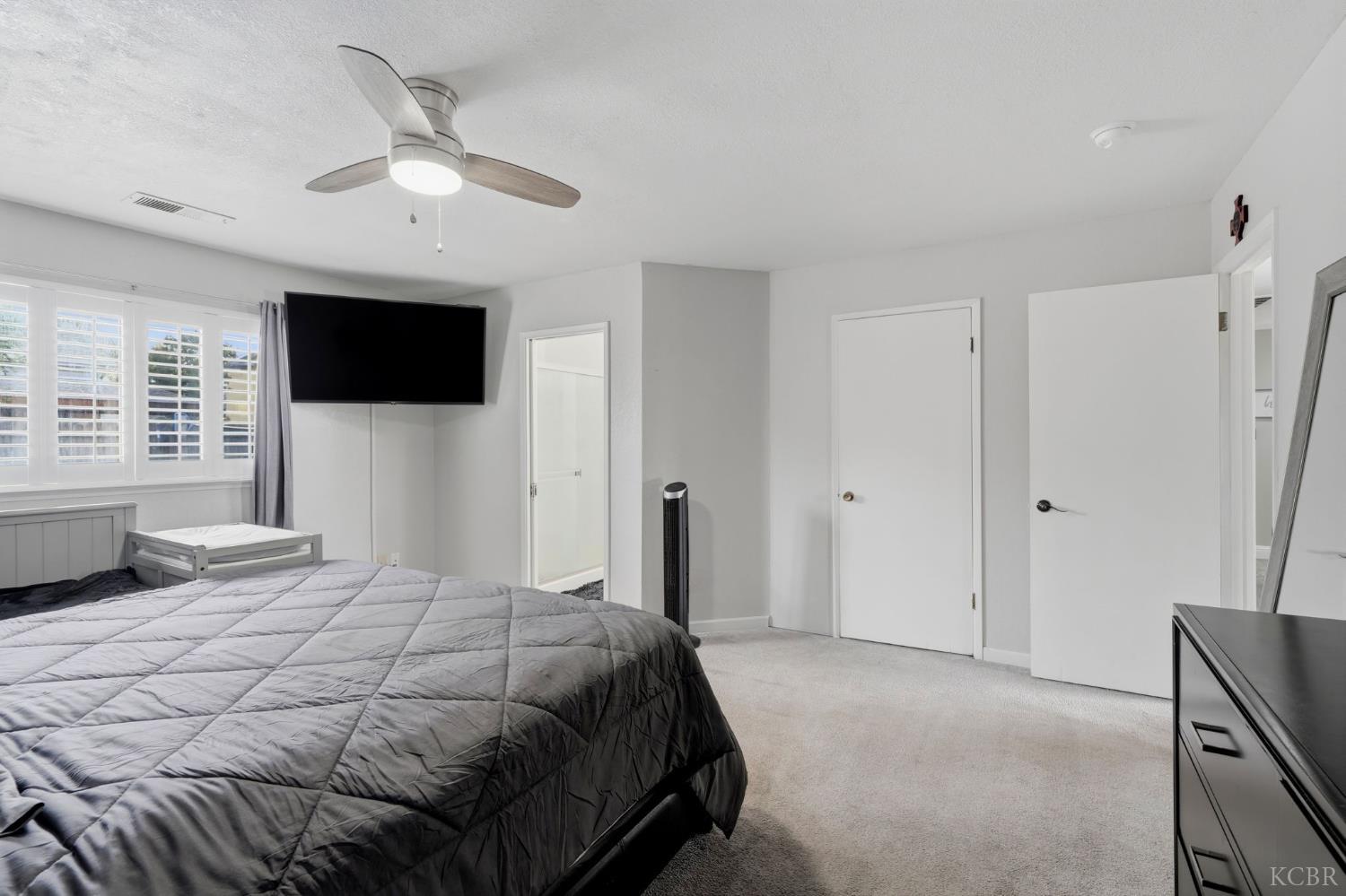 1451 Christine Ln, Lemoore, CA 93245