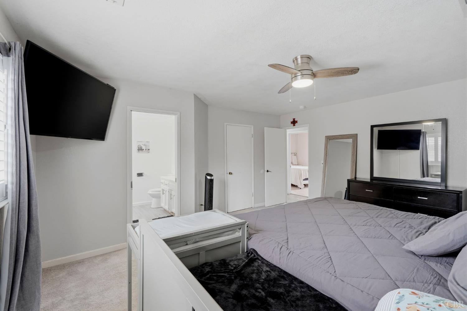 1451 Christine Ln, Lemoore, CA 93245
