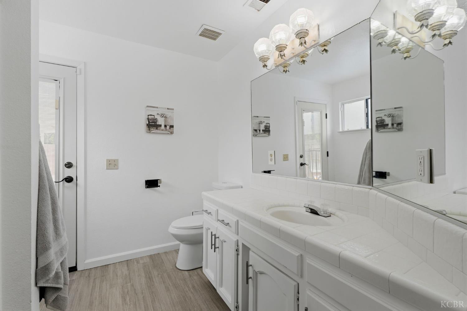 1451 Christine Ln, Lemoore, CA 93245