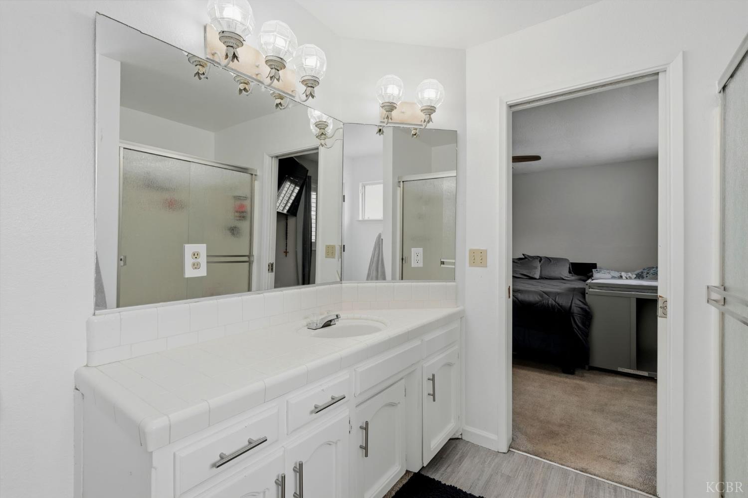 1451 Christine Ln, Lemoore, CA 93245