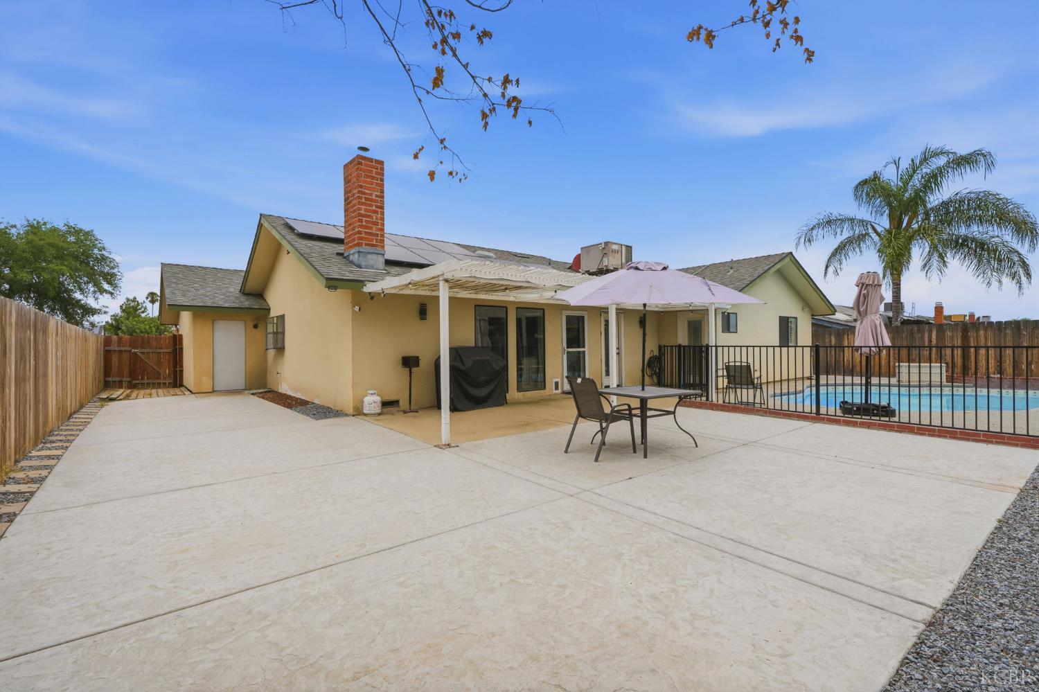 1451 Christine Ln, Lemoore, CA 93245
