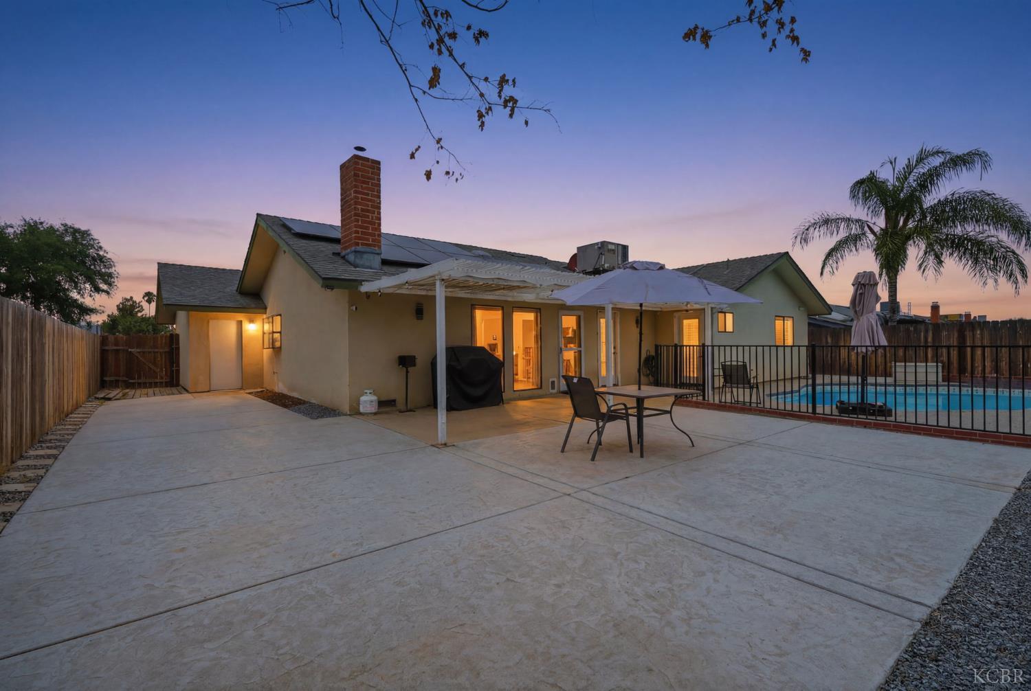 1451 Christine Ln, Lemoore, CA 93245
