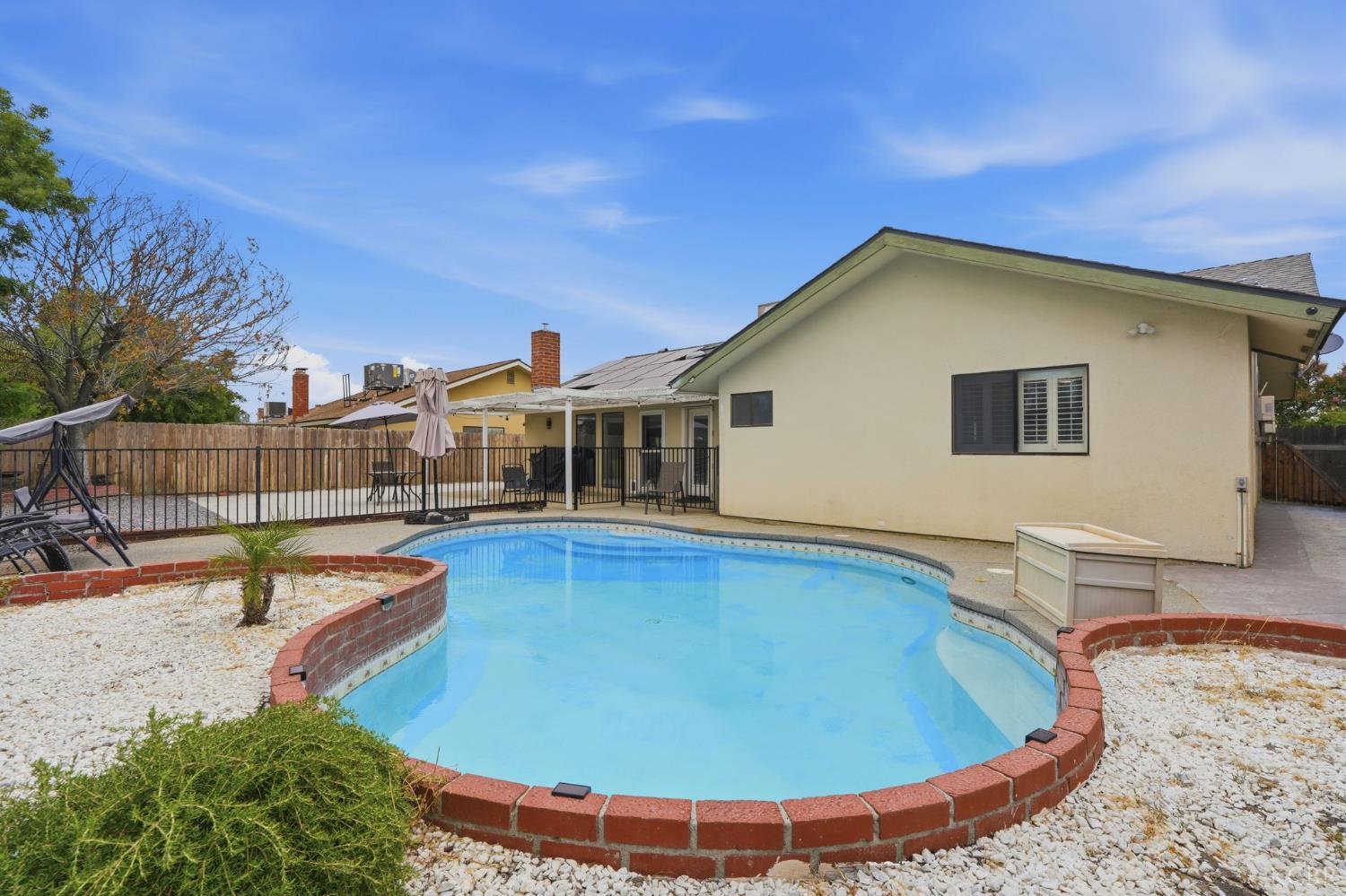 1451 Christine Ln, Lemoore, CA 93245
