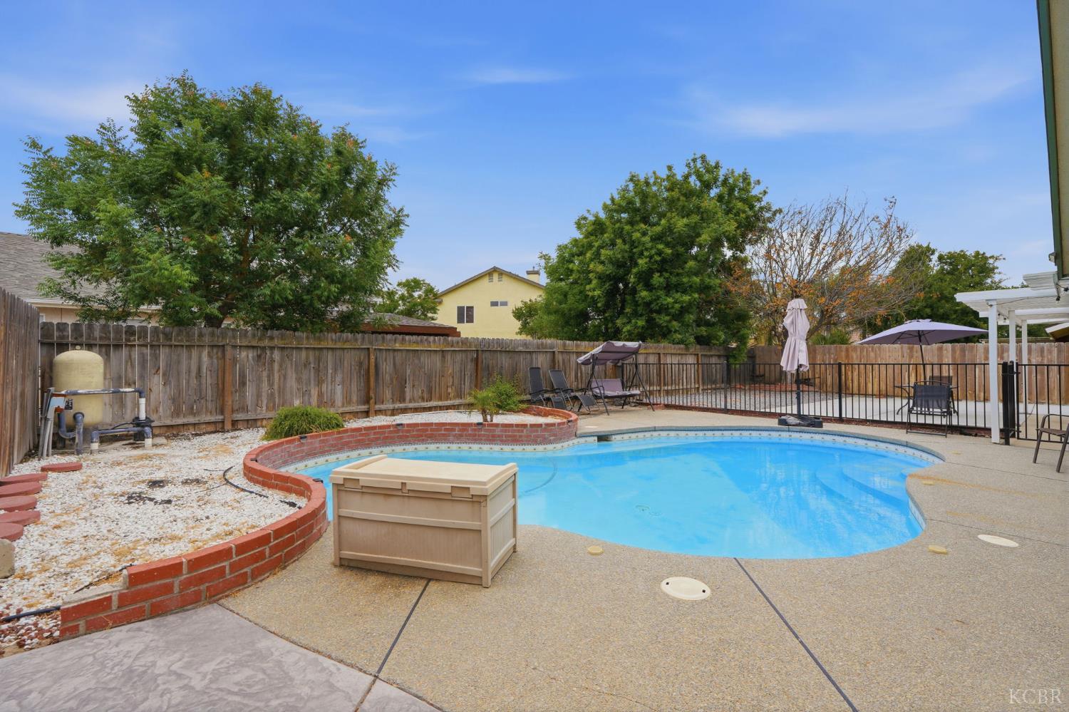 1451 Christine Ln, Lemoore, CA 93245