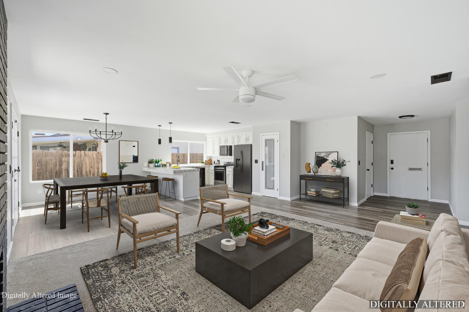 956 Clover Ln, Hanford, CA 93230