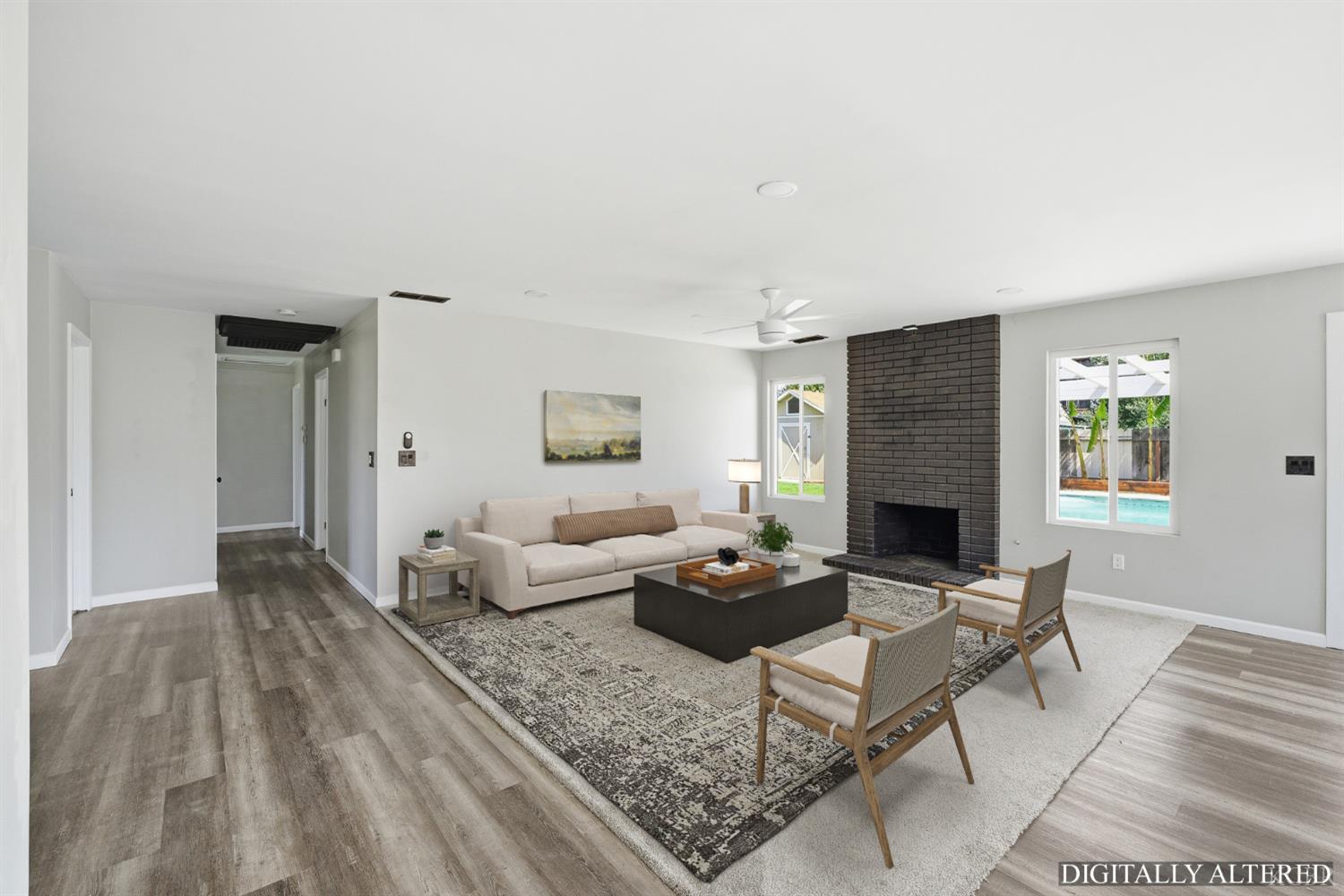 956 Clover Ln, Hanford, CA 93230