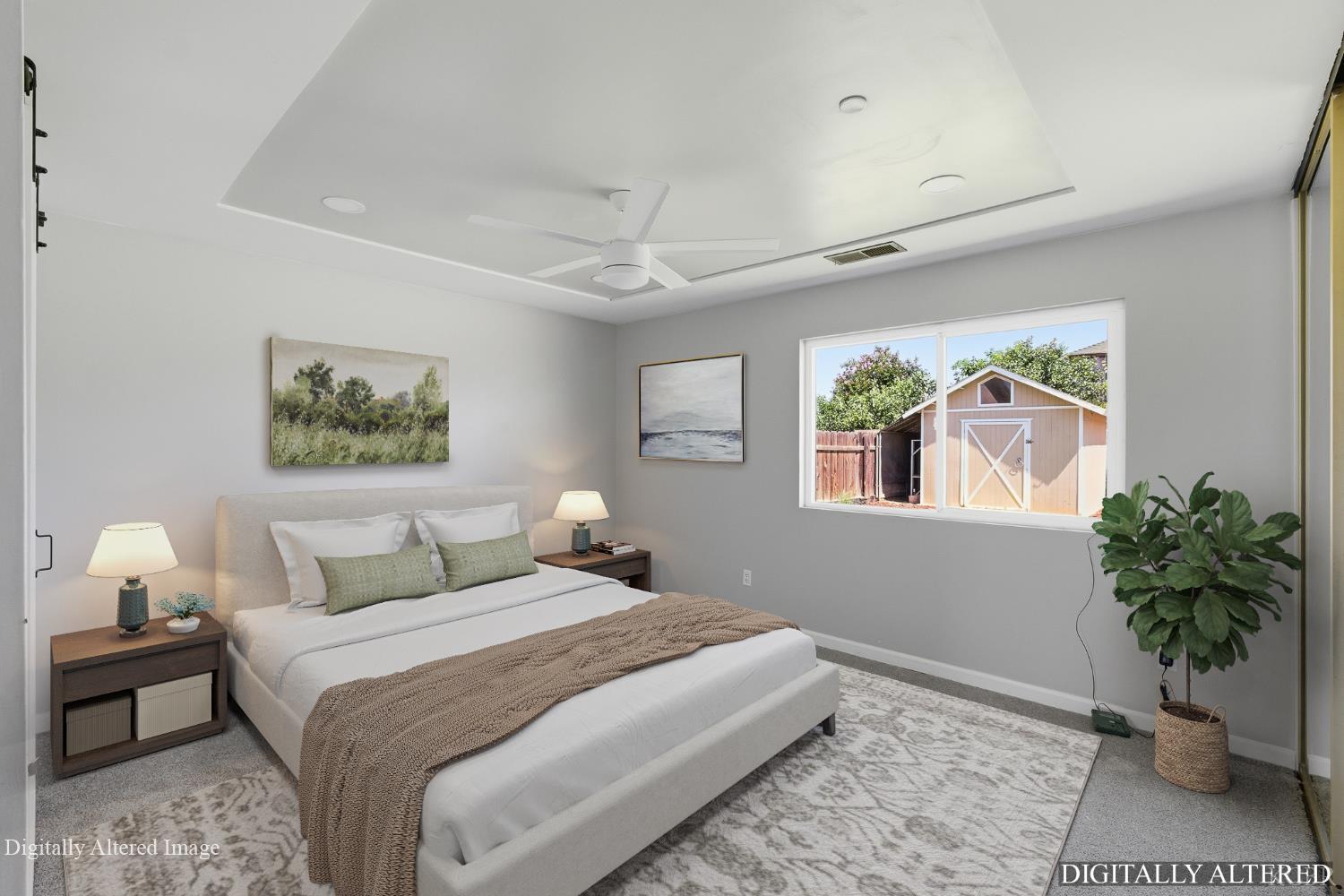 956 Clover Ln, Hanford, CA 93230