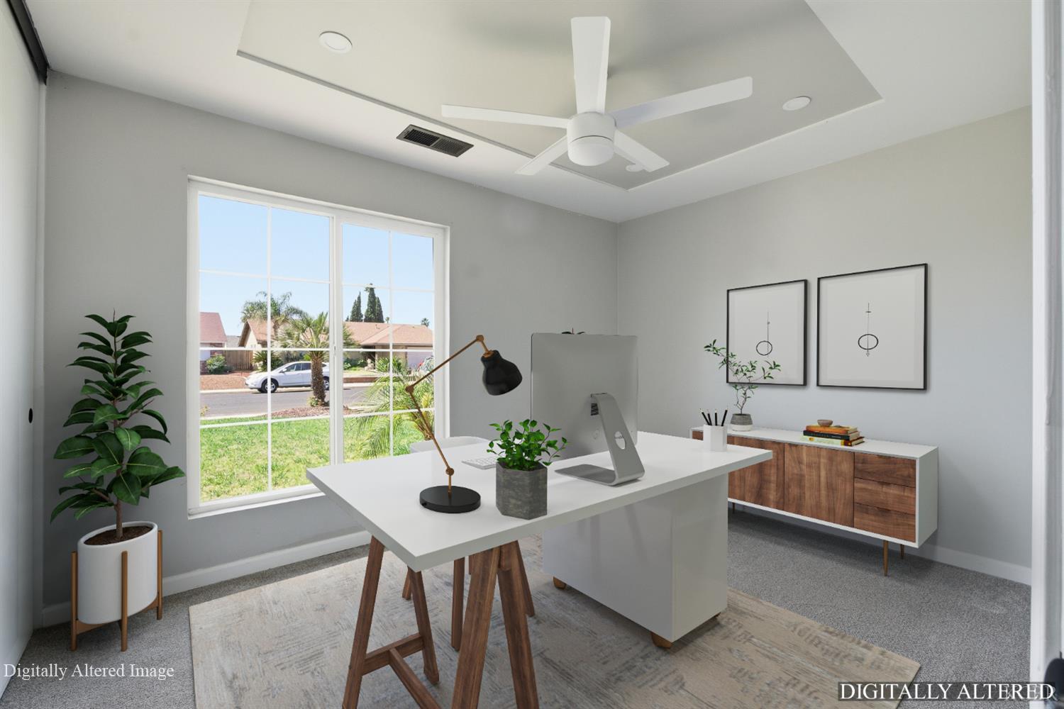 956 Clover Ln, Hanford, CA 93230
