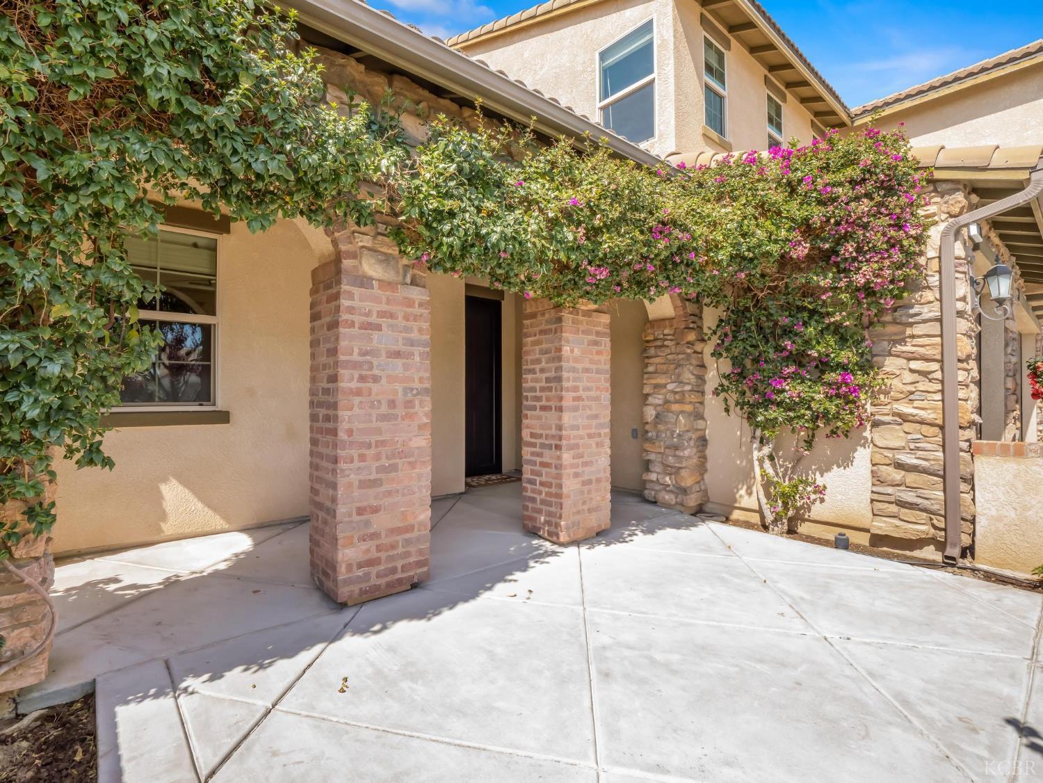 1178 Blackwood Ave, Clovis, CA 93619