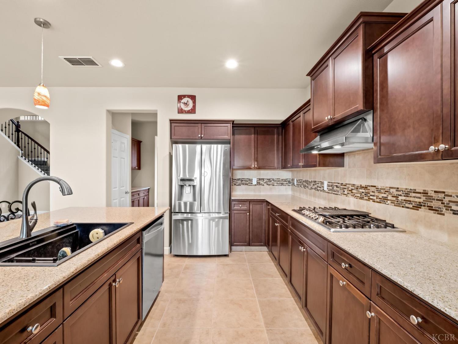 1178 Blackwood Ave, Clovis, CA 93619