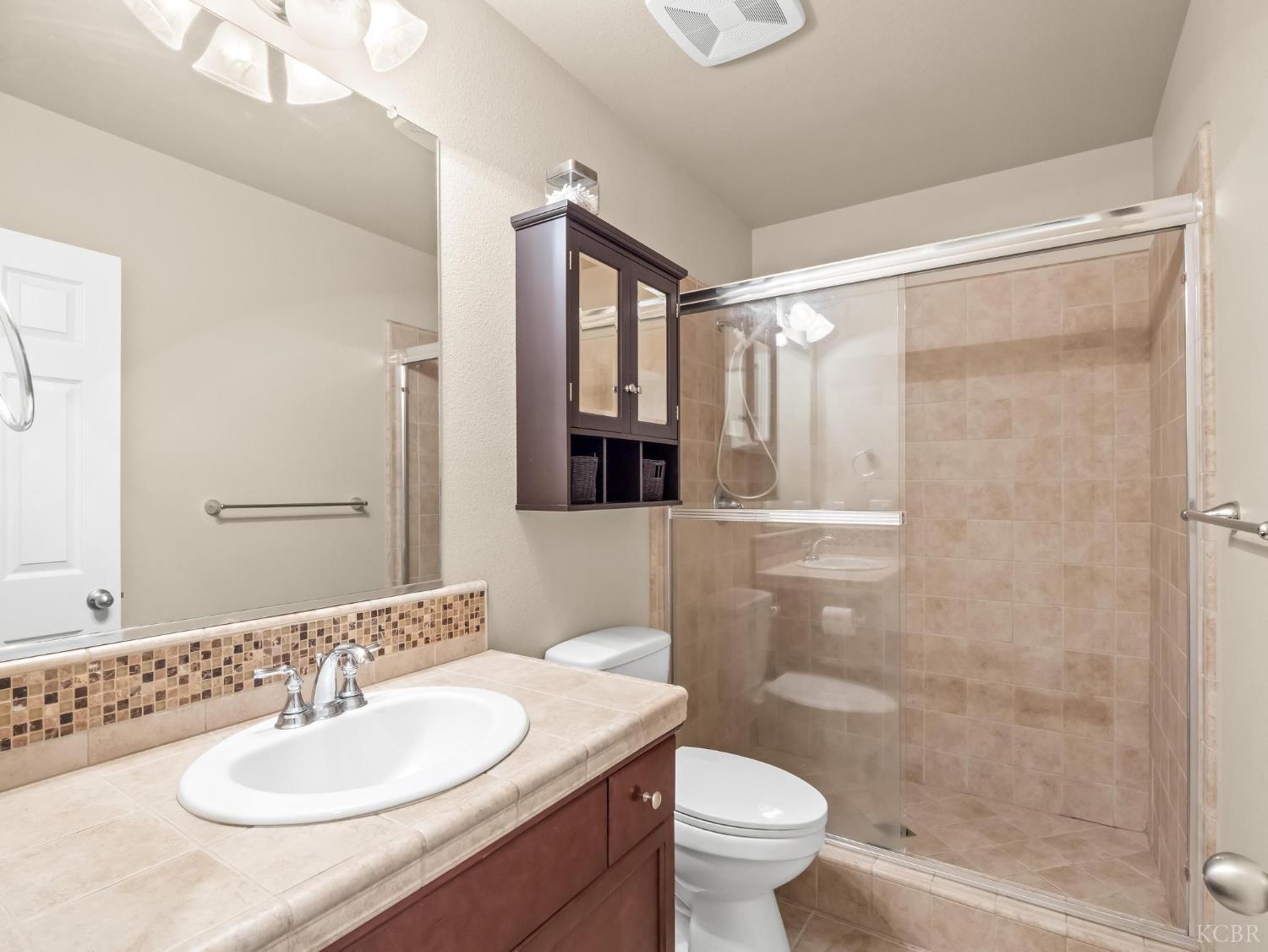 1178 Blackwood Ave, Clovis, CA 93619