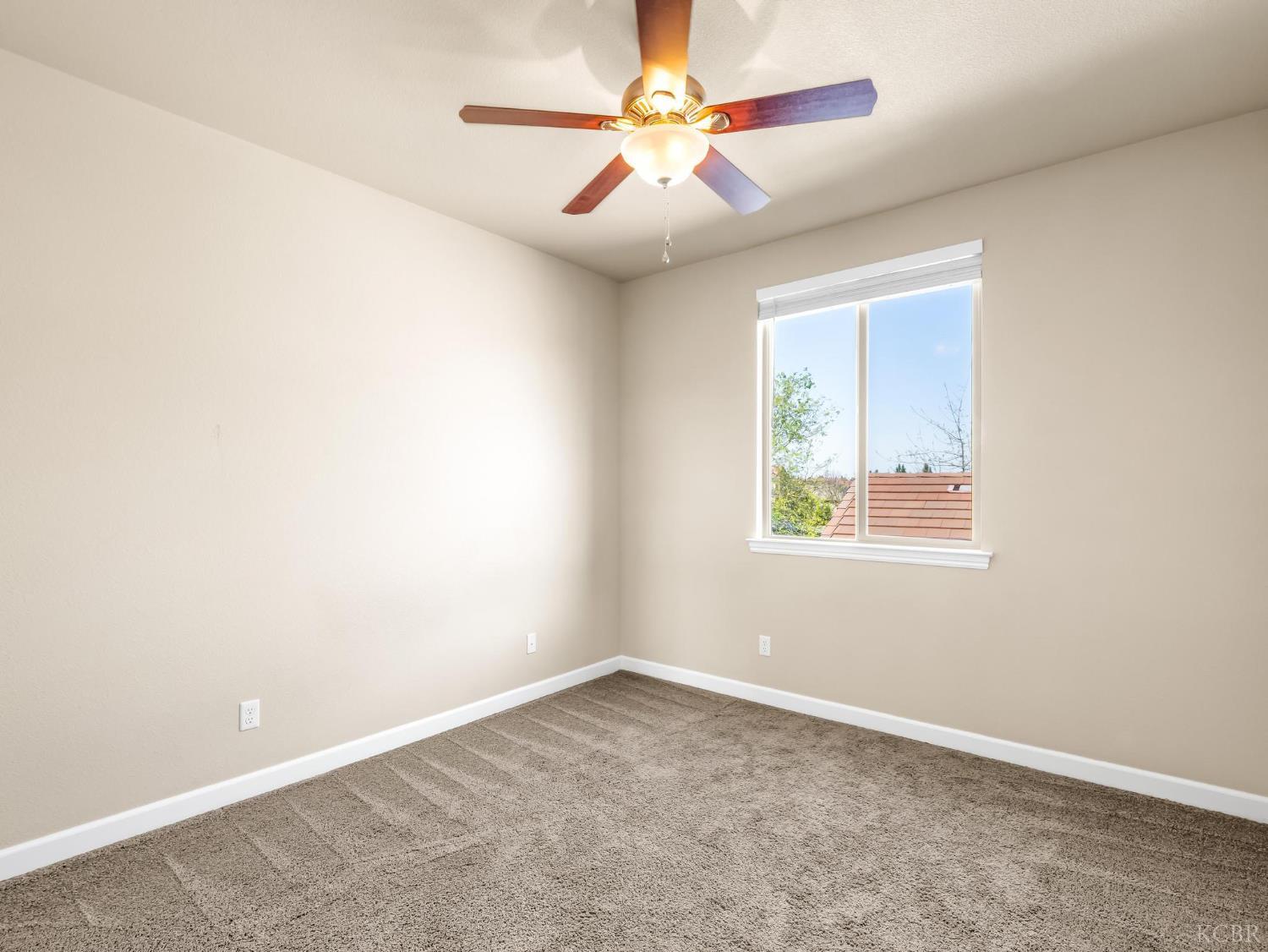 1178 Blackwood Ave, Clovis, CA 93619