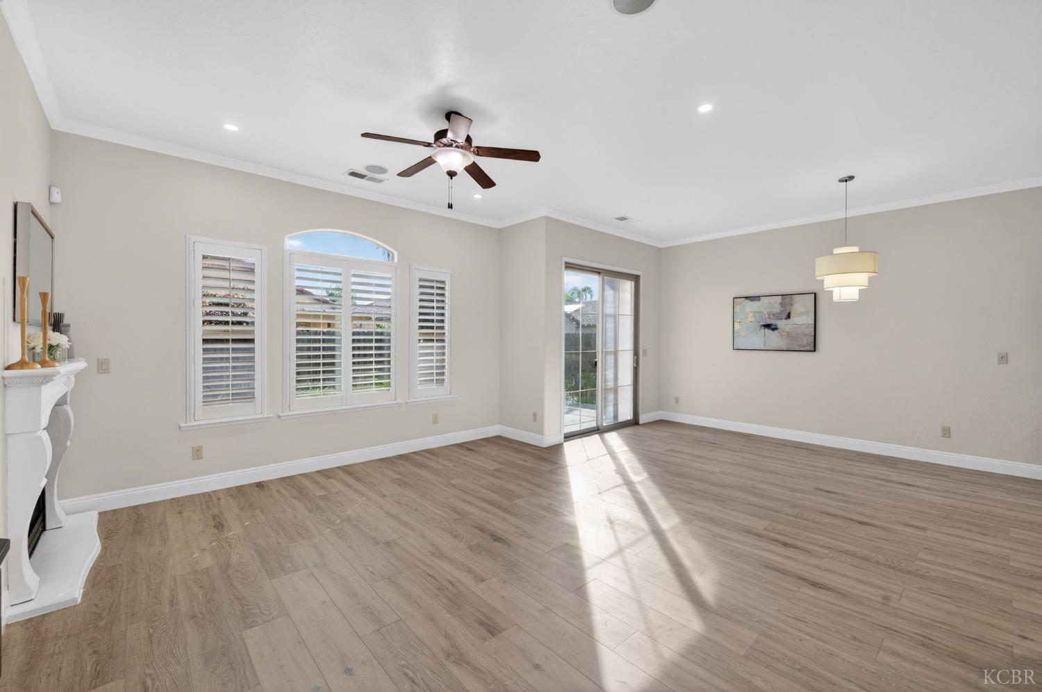 1563 E Via Mirasol Ln, Fresno, CA 93730