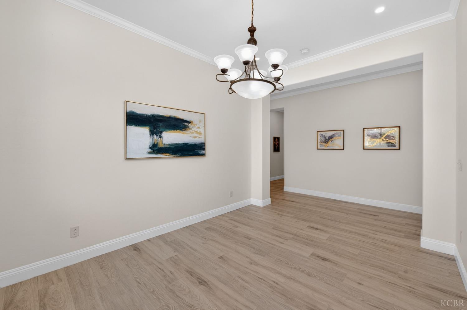 1563 E Via Mirasol Ln, Fresno, CA 93730