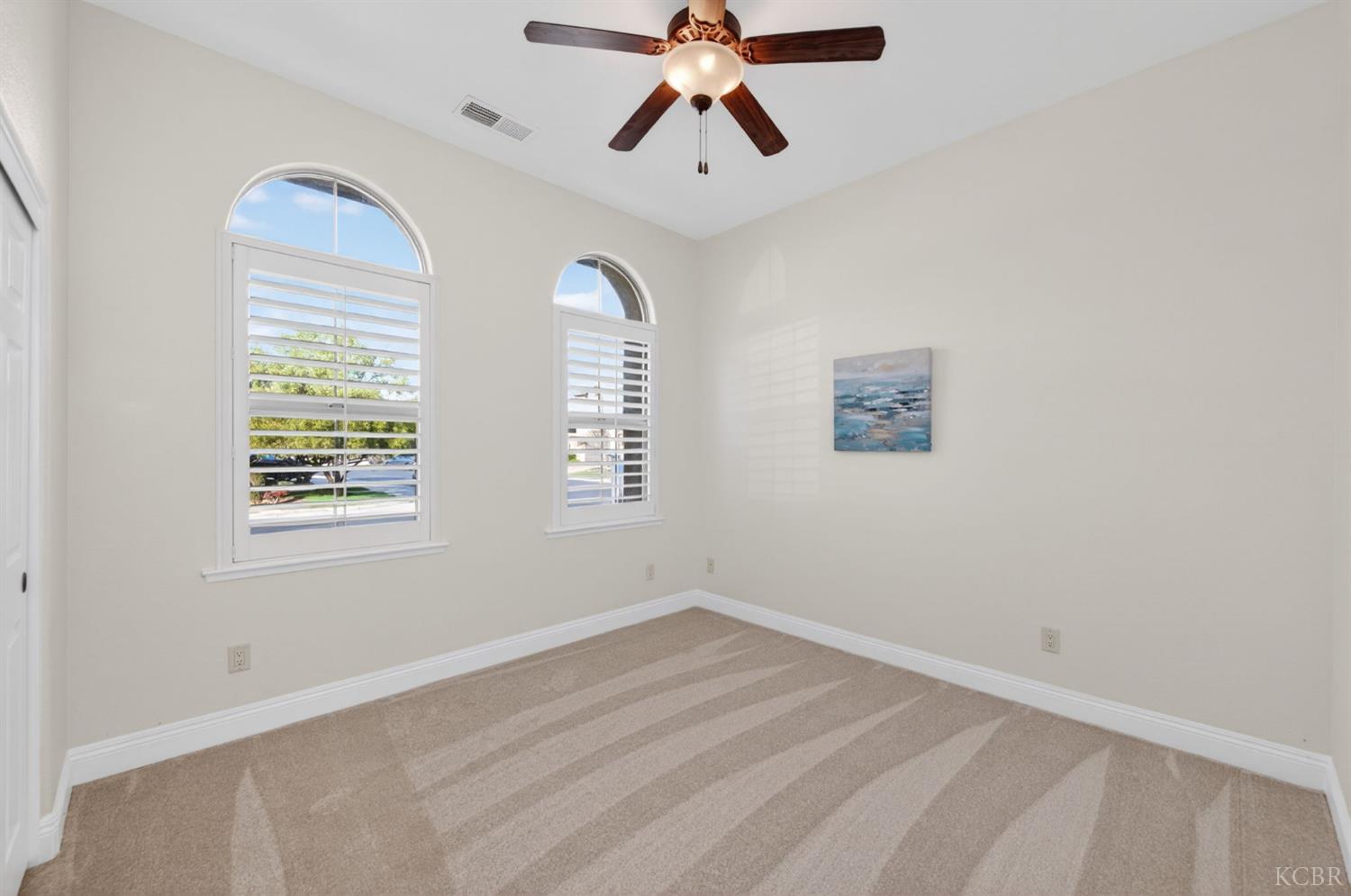 1563 E Via Mirasol Ln, Fresno, CA 93730