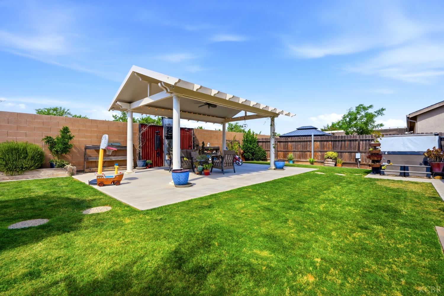 2106 W Bryman St, Hanford, CA 93230